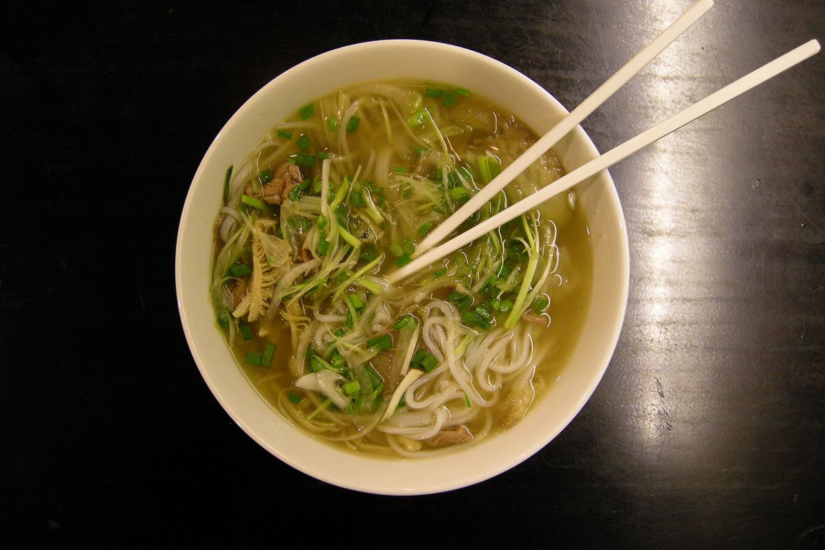 A bowl of Vietnamese beef noodle soup, the dish chaolong descends from
