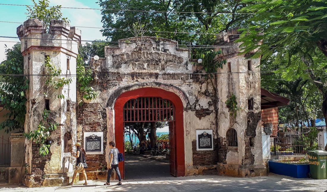 The entrance to Plaza Cuartel, Puerto Princesa