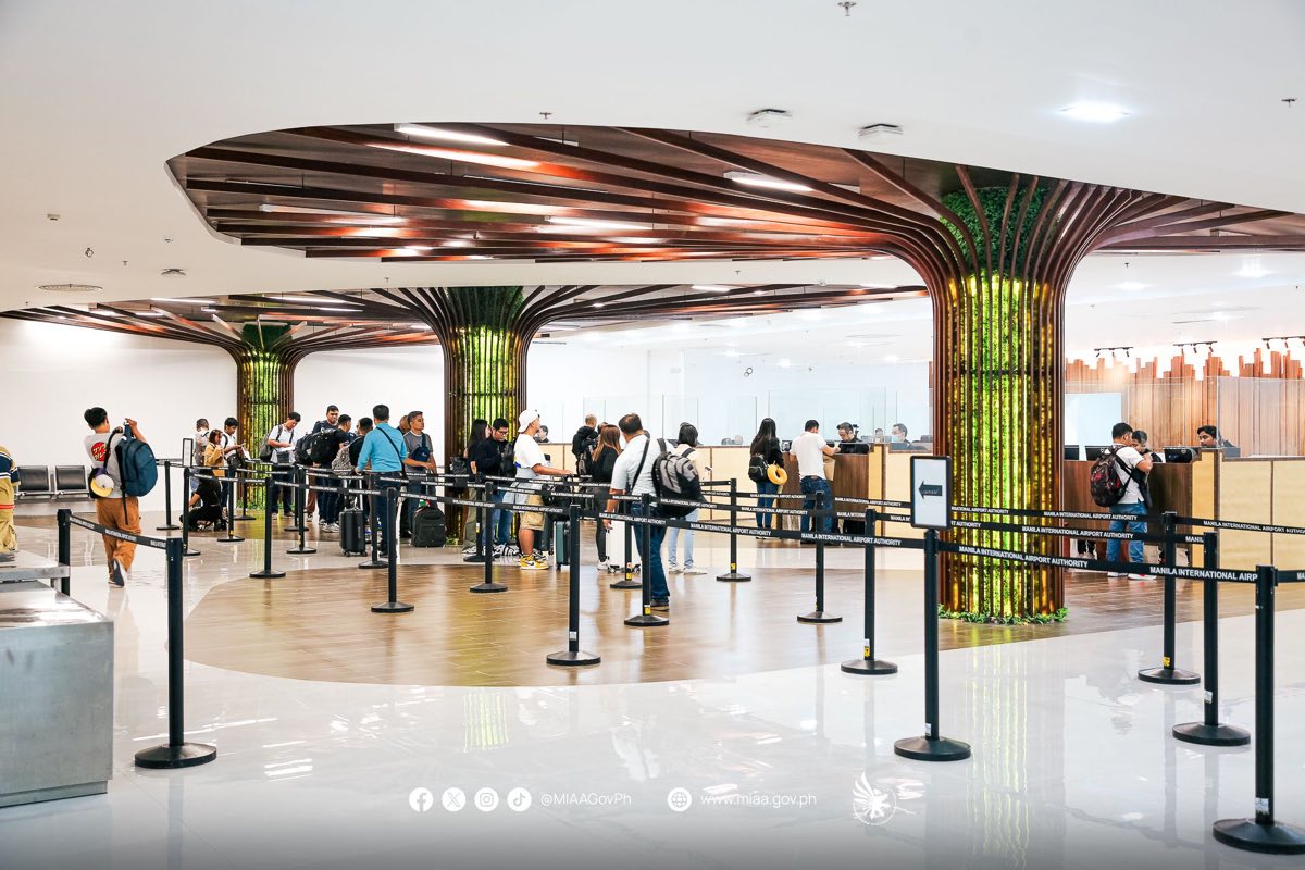 Passport control at Ninoy Aquino International Airport, Manila